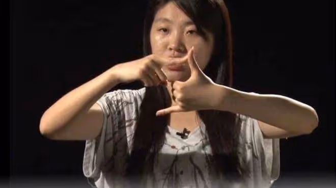 回顧湖南22歲聾啞女子，婚後和丈夫吵架，結果被「氣」到開口說話