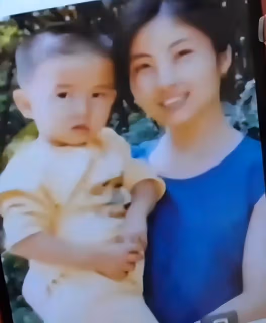回顧貴州男童被拐,父親跳樓,母親25年後發現,兒子是好友