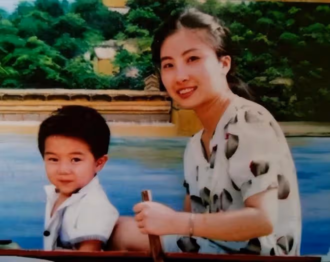 回顧貴州男童被拐,父親跳樓,母親25年後發現,兒子是好友