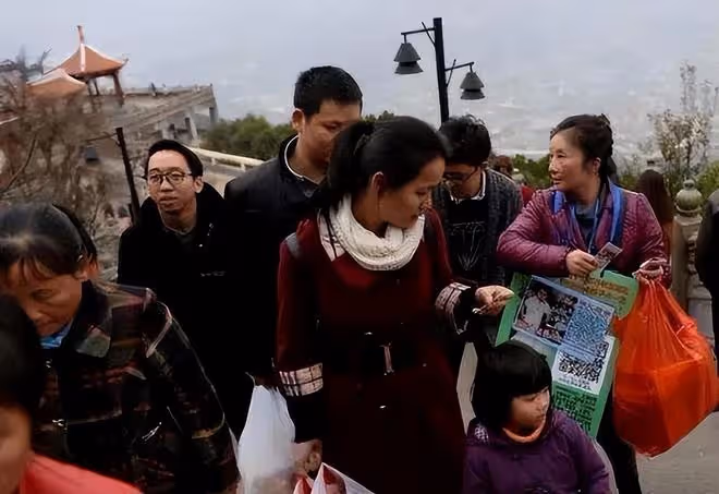 回顧貴州男童被拐,父親跳樓,母親25年後發現,兒子是好友