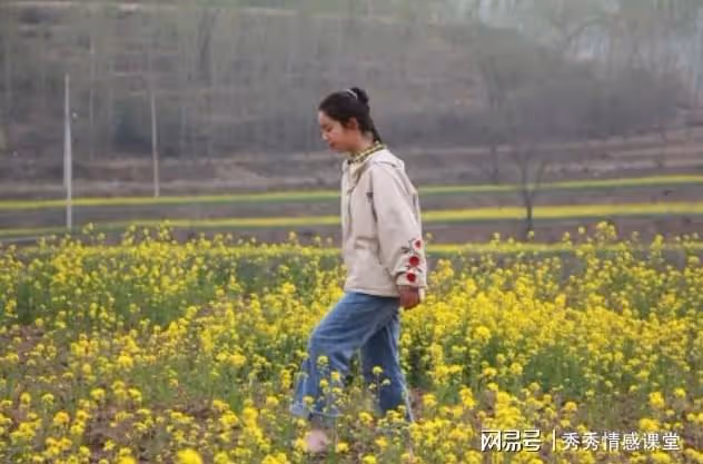 當年我放牛經過池塘邊,救起鄰村女孩,16年後,她找上門要報恩