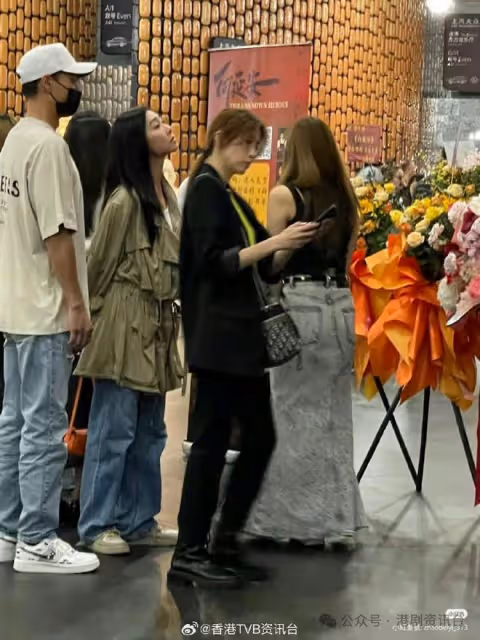 李施嬅內地演出舞台劇TVB女星捧場!還有一位石油大亨富二代