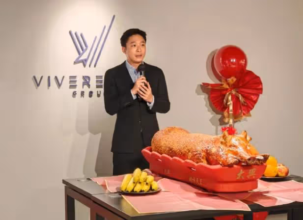 霍家三兄弟同框，豪門兄弟一起切喜豬，共同做煥新儀式