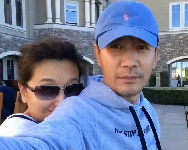 江珊二婚老公原來是我們熟悉的他！53歲穿西裝紳士儒雅男人味爆棚