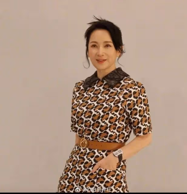 又一部TVB合拍劇開拍,59歲視帝領銜主演,與29歲小花上演忘年戀