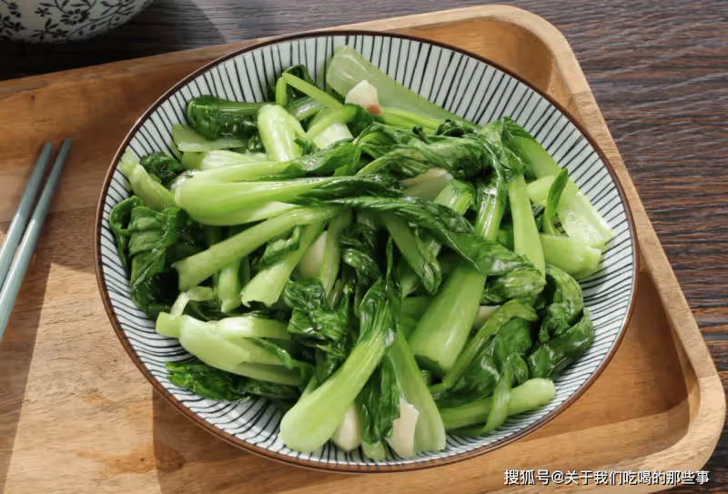 炒青菜時,切記不要直接下鍋炒!牢記3點,青菜翠綠不發黑,好吃