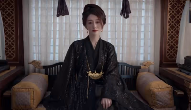 「瘋批美人」別亂演，48歲李小冉一出場，我才明白什麼叫媚骨天成