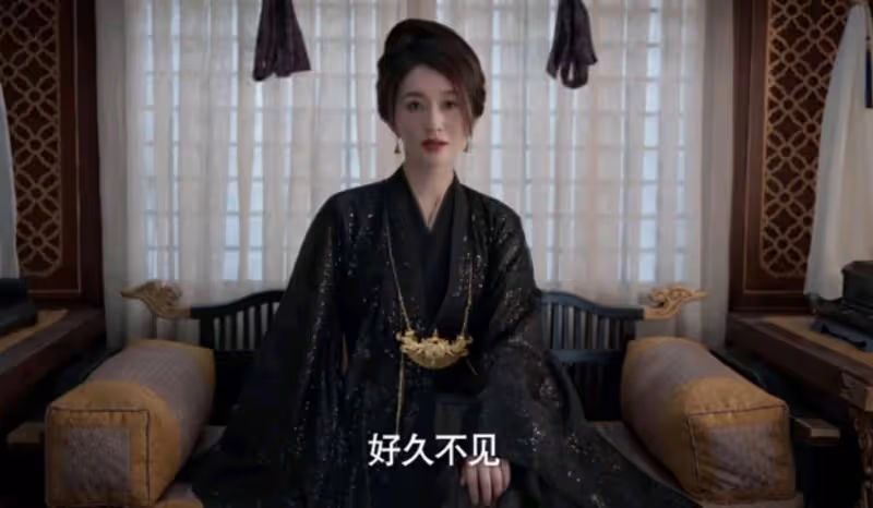 「瘋批美人」別亂演，48歲李小冉一出場，我才明白什麼叫媚骨天成