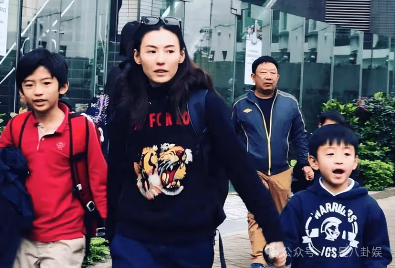王菲不滿張柏芝捆綁謝霆鋒,曝第三胎生父身份?張柏芝一句話澄清