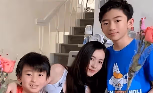 狄波拉坦言不喜歡張柏芝,總愛挑她的毛病,這事不能全賴張柏芝