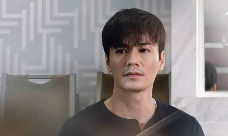 TVB知名男星羅子溢成親熱戲專業戶,拍吻戲超投入,親到嘴唇變形