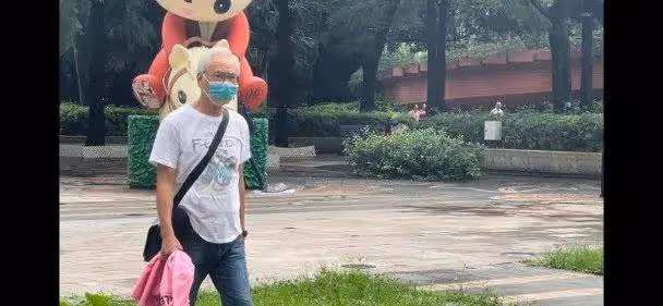 真愛!TVB老戲骨小36歲未婚妻再次受審,本人曾回應接受她過去的一切