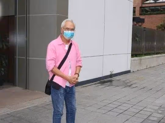 真愛!TVB老戲骨小36歲未婚妻再次受審,本人曾回應接受她過去的一切