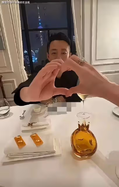 汪小菲曬洞房花燭夜,馬莜梅在機場小腹微凸,否認奉子成婚