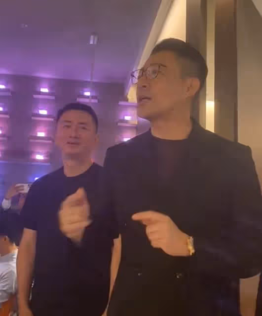 張蘭誇讚兒媳婦:像親媽對親閨女一樣滿意,給小梅準備了大紅包