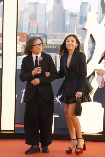 吳君如藏了17年的女兒居然是她!和老媽穿親子裝,顯成熟路人感足