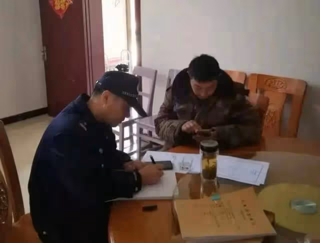 2015年,老太意外摔倒,搶救無效死亡,醫生卻讓家屬立即報警