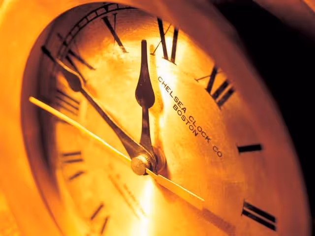 2015年,老太意外摔倒,搶救無效死亡,醫生卻讓家屬立即報警