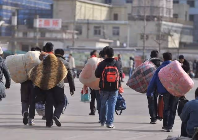 2015年,老太意外摔倒,搶救無效死亡,醫生卻讓家屬立即報警