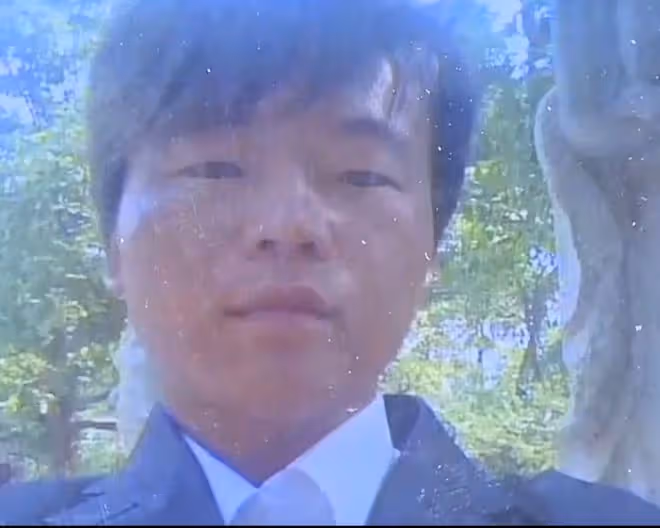 2019年男子偷偷整容成帥哥,四年不管妻兒,直言:她已經配不上我