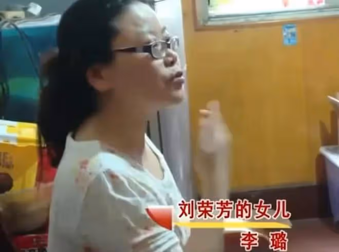 78歲健康老人被子女送養老院，20萬存款被拿走，兒女：逼不得已