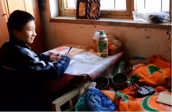 回顧母親癱瘓,父親瘋了,那個744分的高考狀元,多年後成了這樣