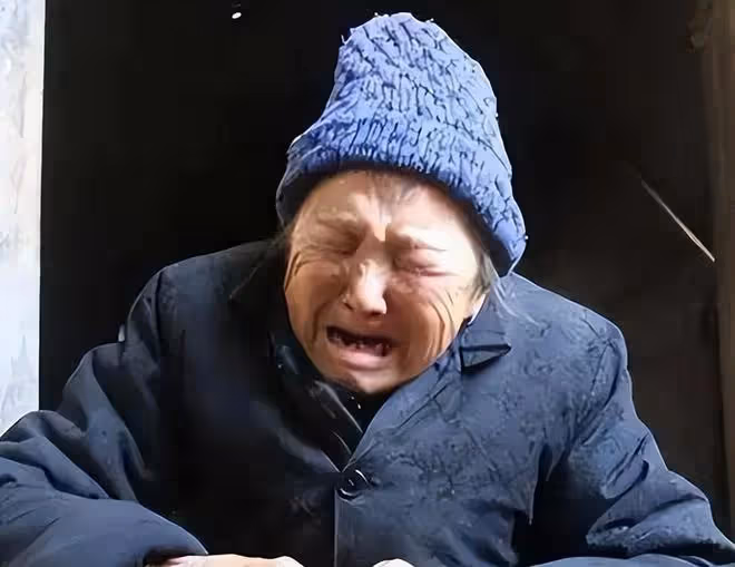 16年湖北92歲母親去世,為仨智殘兒子留下千斤糧食,後來三人怎樣