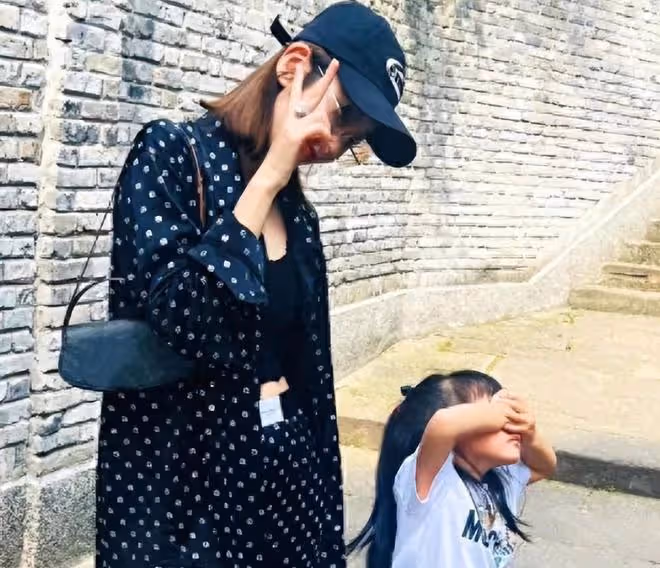 張若昀父親被強執2000萬!曾坑兒子1.4億,3婚2離不參加兒子婚禮