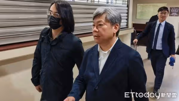 FIR師徒對決誣告案「辯論終結」！阿沁作證、詹雯婷微笑離開