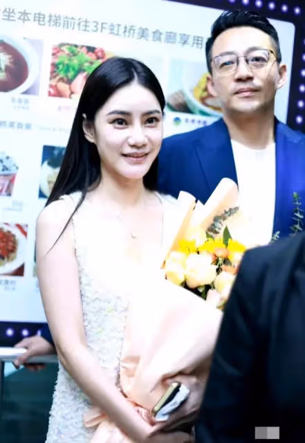 汪小菲額頭有抓痕,婚後直播馬筱梅未跟隨,馬筱梅長相太像S媽!