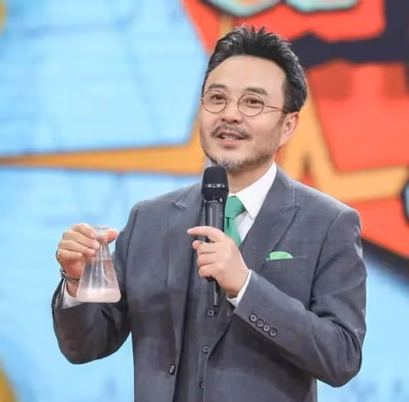 孫楠確認參加歌手,九年前退賽事件被重提,網友:還讓汪涵當主持