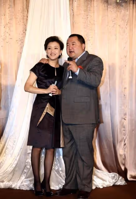 楊瀾老公原來是諾貝爾傑出貢獻獎得主!他是百億富豪相貌平平
