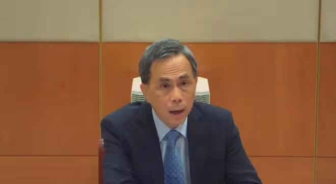 60歲李澤鉅:白髮蒼老認不出,低調專情,千億豪門最完美繼承人