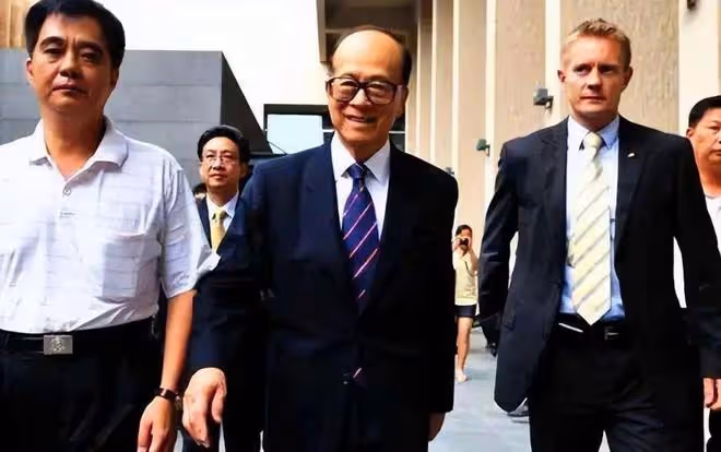 60歲李澤鉅:白髮蒼老認不出,低調專情,千億豪門最完美繼承人