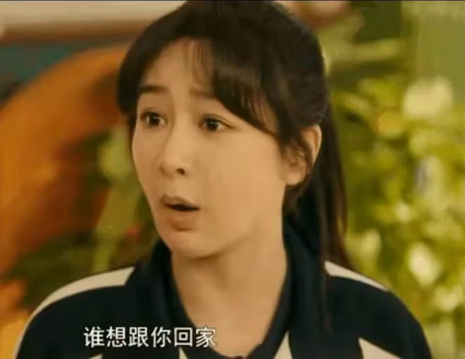 海陸新劇裝嫩演少女被嘲，蔣雯麗劉曉慶之後，「丫頭教」該醒醒了