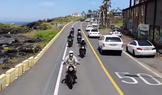 具俊曄在韓國玩機車耍酷，沒有帶上大S有些遺憾，場面很帥氣