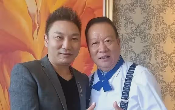 陳少華：因拒絕給伴舞簽名，被砍掉下巴毀容，如今淪落賣馬桶謀生