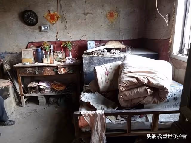 公公個性沈默寡言，我和他一直都相敬如賓…婆婆走好「我主動跟老公提把他接來養老」，住我家10幾年來他沒出過半毛錢，最近他的身體變差「我突然收到一則銀行簡訊…」 # 完全沒想到