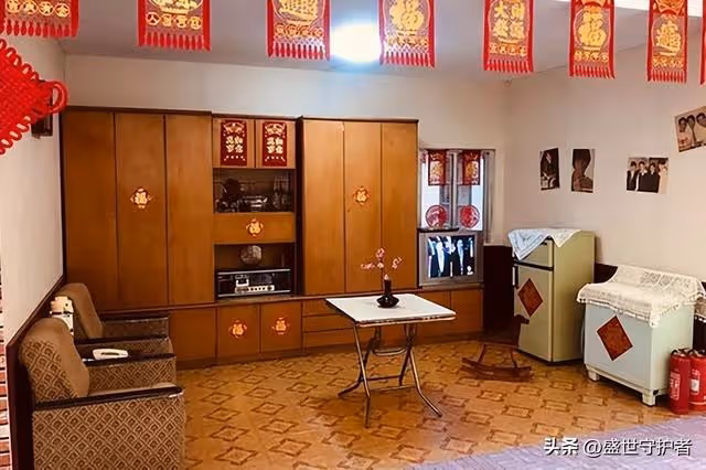 公公個性沈默寡言，我和他一直都相敬如賓…婆婆走好「我主動跟老公提把他接來養老」，住我家10幾年來他沒出過半毛錢，最近他的身體變差「我突然收到一則銀行簡訊…」 # 完全沒想到