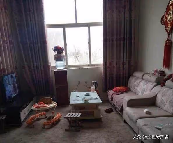 公公個性沈默寡言，我和他一直都相敬如賓…婆婆走好「我主動跟老公提把他接來養老」，住我家10幾年來他沒出過半毛錢，最近他的身體變差「我突然收到一則銀行簡訊…」 # 完全沒想到