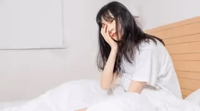 老公出差不在家！半夜睡到一半感覺「有重物壓到我身上」…以為是老公「結果醒來一看我淚如雨下」