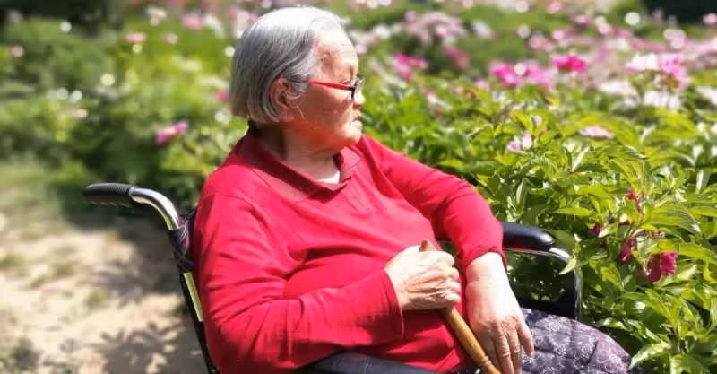 老公接85歲婆婆來同住，我先聲明「只負責做飯」照護要他自己來，老公得意答應說沒問題！ 結果才10天「老公突然對婆婆說一句話」婆婆臉色大變