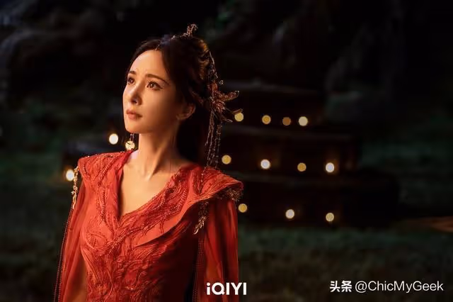 他用冰塊腹肌,一己之力讓這部劇開播即巔峰!