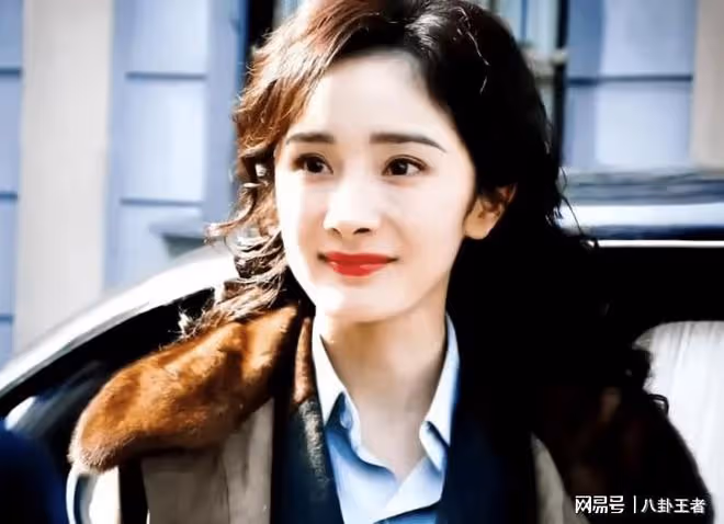 楊冪警察父親發聲!暗諷某人給女兒全網買黑料,直言相信報應