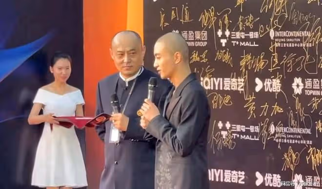 陳妍希有福了!陳曉光頭走紅毯,顏值抗打超帥氣,被贊真男人