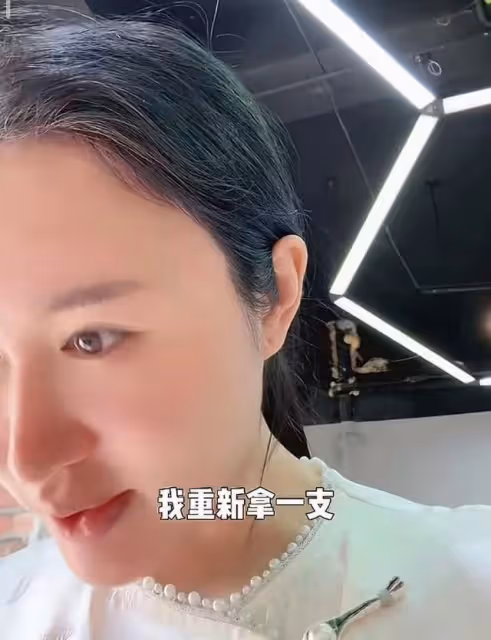 73歲張紀中騎電動車載孕妻,吃杜星霖雪糕被嫌棄:我不要吃你口水