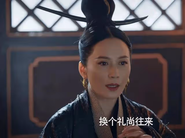 壓倒她的最後一根稻草出現,她不知皇后要翻盤