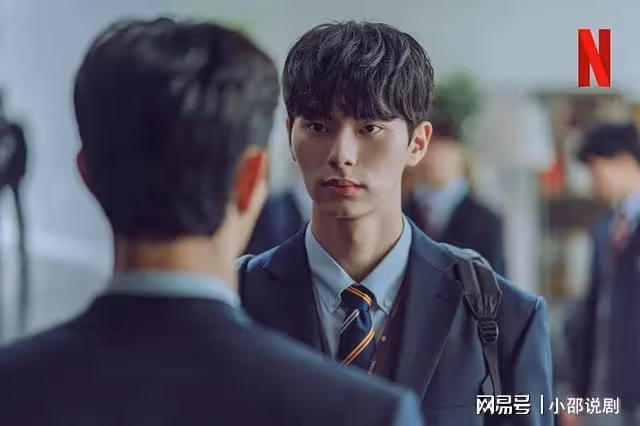 被稱韓版《花邊教主》:盧正義與李彩玟上演校園鬥爭,還有18禁