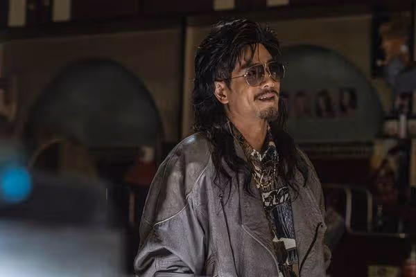 《九龍城寨》反派王九「伍允龍」宣布來台! 曝曾失控扯下劉俊謙假髮