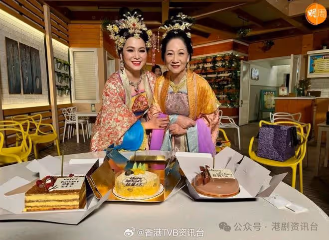 樊亦敏53歲生日玩穿越!獲《愛回家》劇組慶生現神秘人